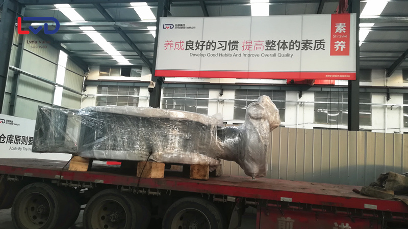 2米4電動硬密封法蘭蝶閥迎著朝陽出發福建漳州 2米4電動硬密封法蘭蝶閥迎著朝陽出發福建漳州